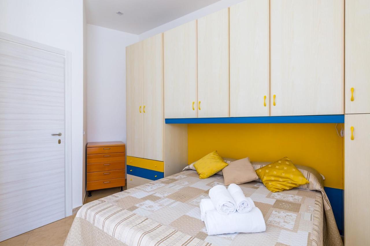 Rione Emanuele III - 4 Bedroom Apartment Naples Exterior photo