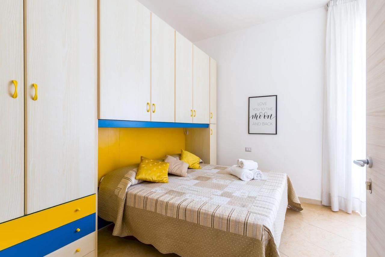 Rione Emanuele III - 4 Bedroom Apartment Naples Exterior photo